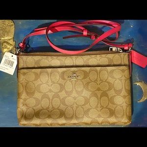 NWT COACH East/West Crossbody Bag W pop-up Pouch